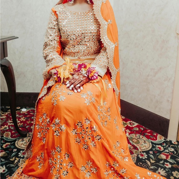 Pakistani Wedding Dress (Mehndi) - Picture 1 of 4